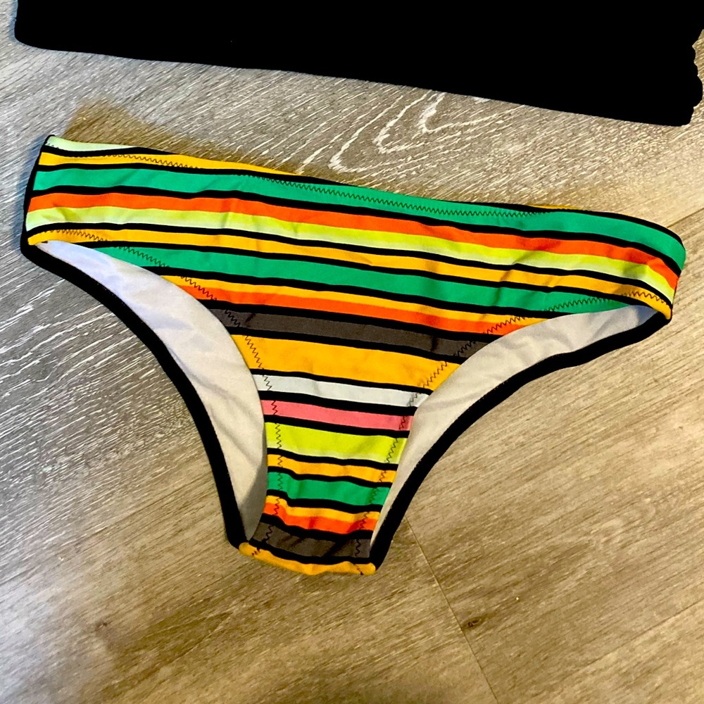 Bikini bottom, black&multi color pattern. Size 10